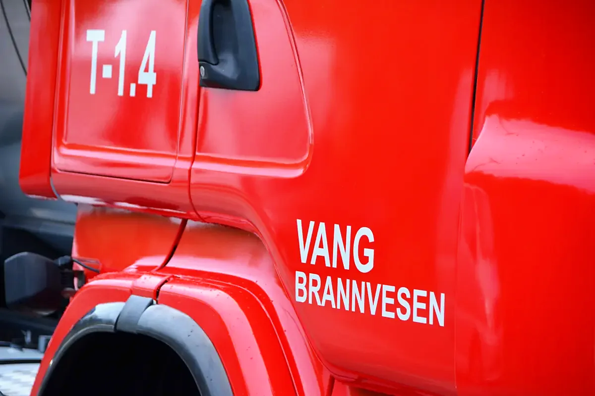 Brannbil med dekor for Vang brannvesen