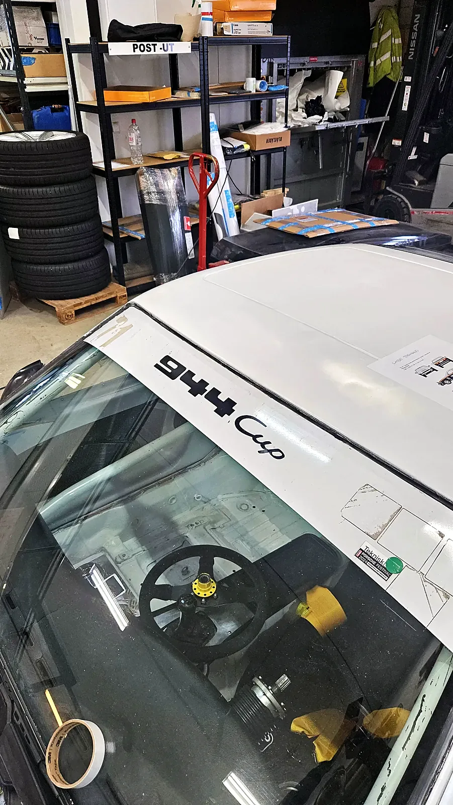 Frontrute på Porsche 944 Cup med 944 Cup-dekor