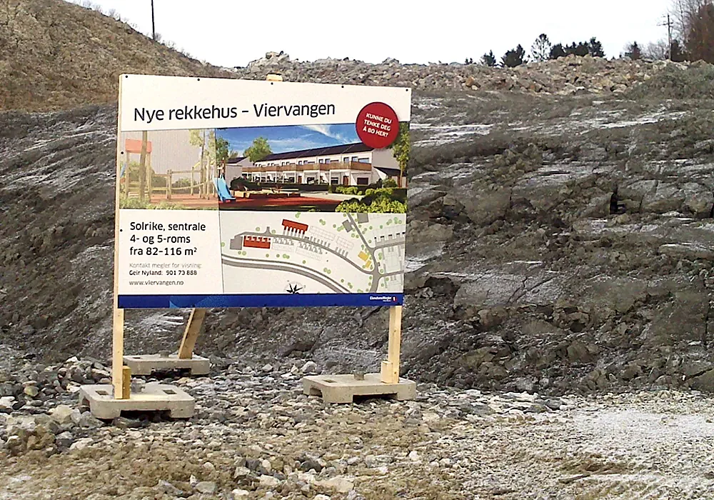 Skilt på byggeplass