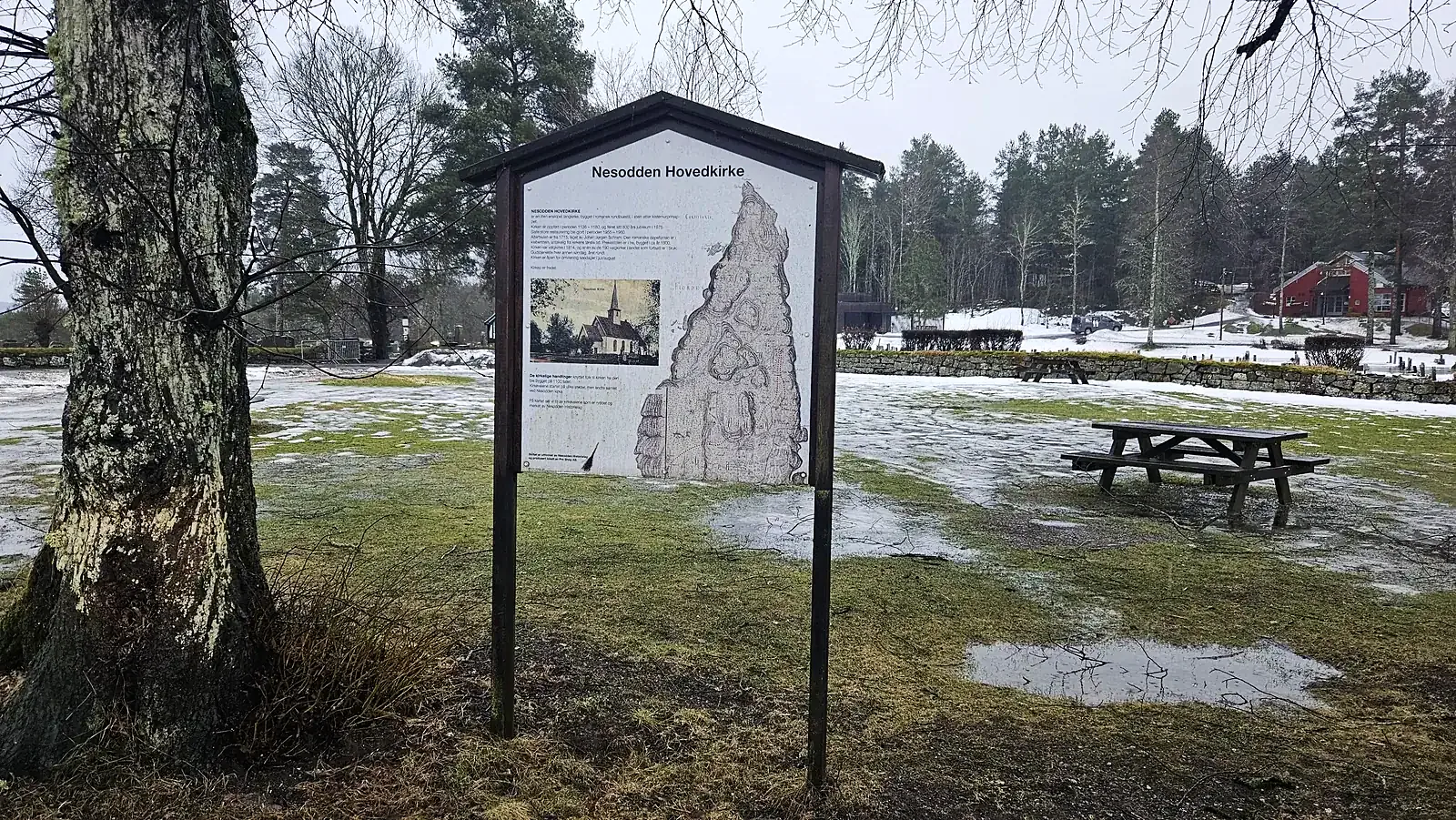 Infotavle i tre utendørs